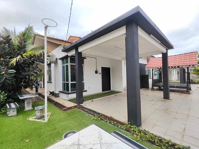 Semi D Beachfront Pantai Sepat Fully Furnished Unit Renovated