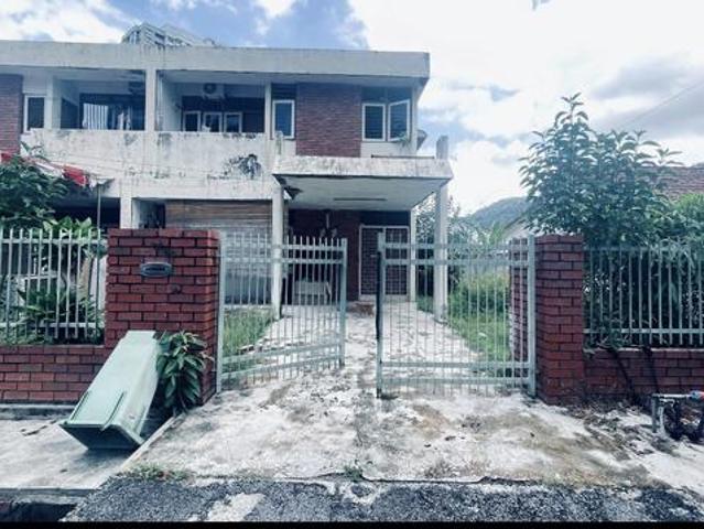 Semi D double storey unfurnished