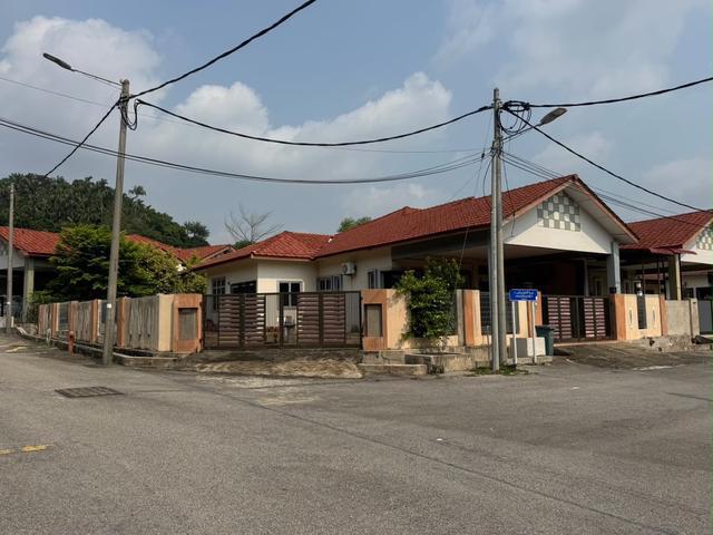 Semi D Kg Bugis Pelindung corner lot