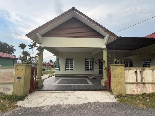 Semi D Kg Nyior Paka