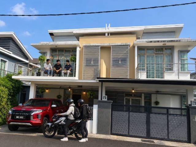 Semi D house