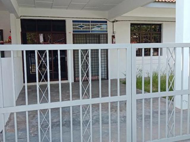 Semi D house