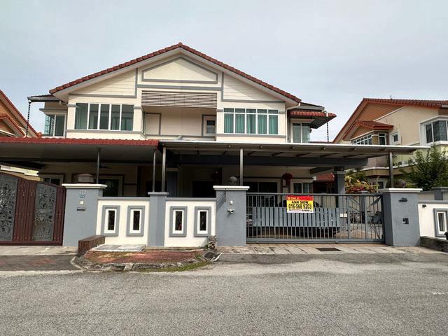 Semi D House For Sale in Bandar Seri Botani Fully Renovation