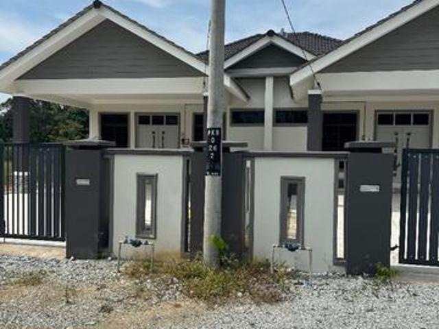 semi D murah 4bilik wakaf duatasek bukit payong