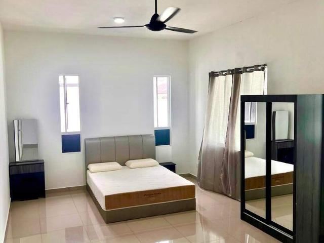 Semi D Small Room