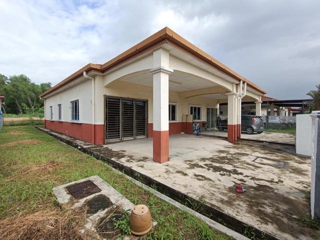 Semi D Setingkat Corner Lot Tanah Luas di Seksyen 30 Shah Alam