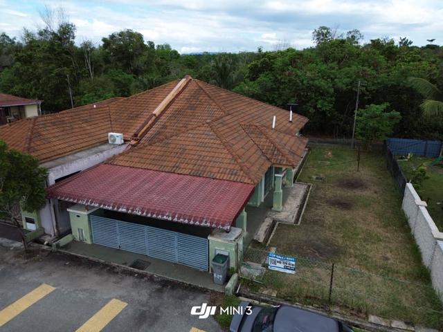 Semi D Setingkat Desa Pinggiran Bayu Mantin Tanah Luas FREEHOLD