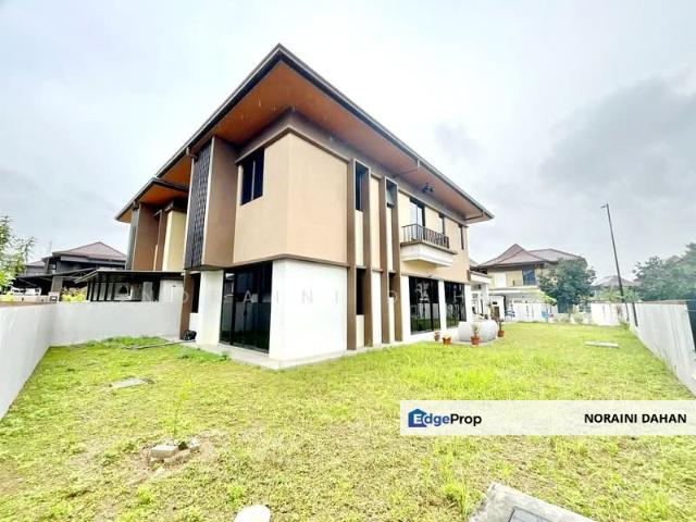 Semi D,Setia Mayuri