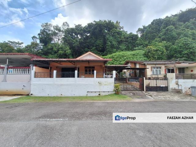 SEMI D SINGLE STOREY RENOVATED HOUSE @ TAMAN SENTOSA, BATU PAHAT FOR SALE