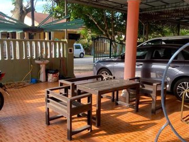 Semi D Parit Jawa