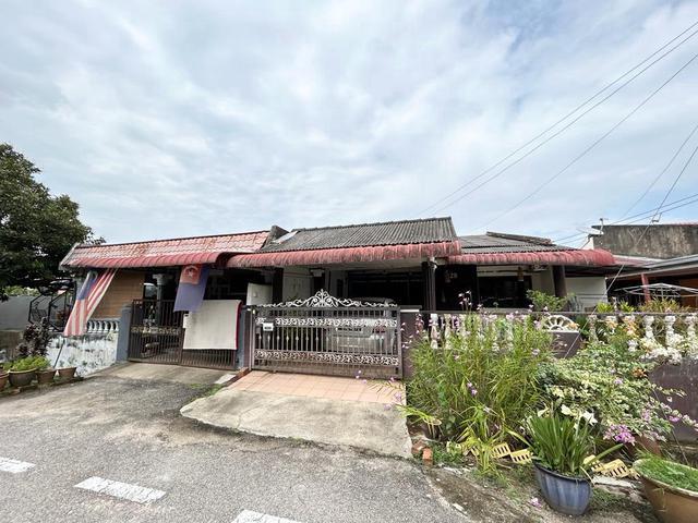 Semi d tmn sri jementah tanah 2450sqft freehold dekat kemudahan