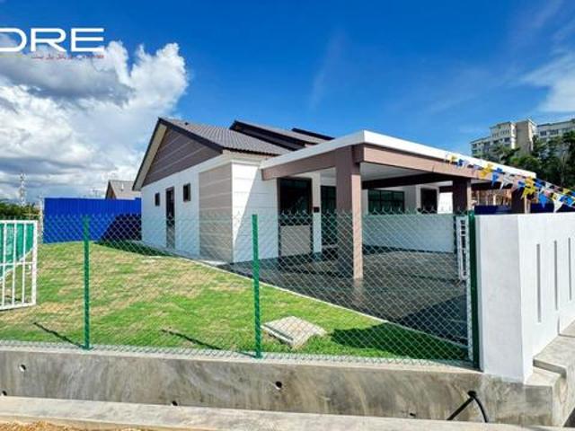 Semi D Taman Universiti For Sale