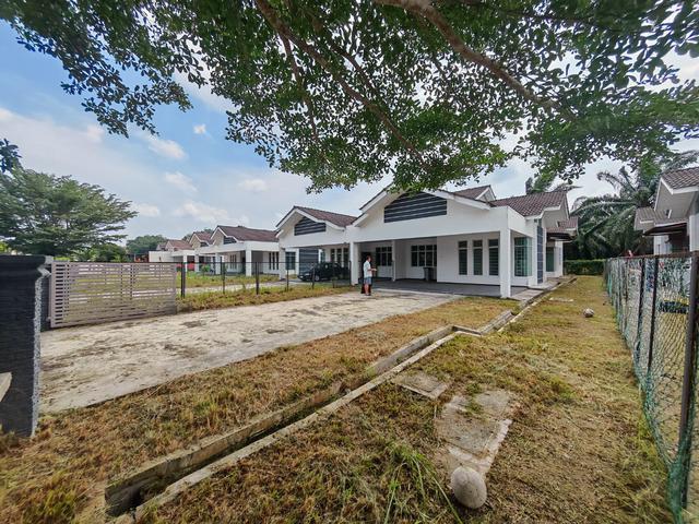 Semi D Tanah Luas Dekat UTHM Taman Manis 7Parit Raja Batu Pahat
