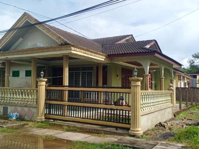 Semi d tepi Smk Paka