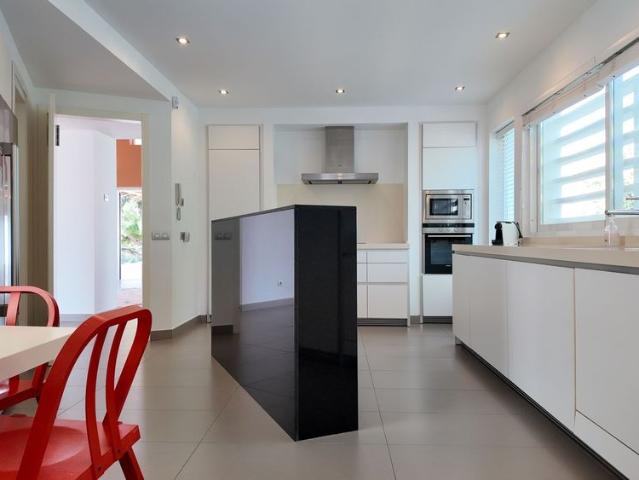 Semi Detached House in Nueva Andalucía
