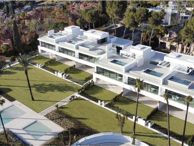 Semi Detached House in Nueva Andalucía
