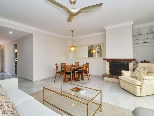 Semi Detached House in The Golden Mile