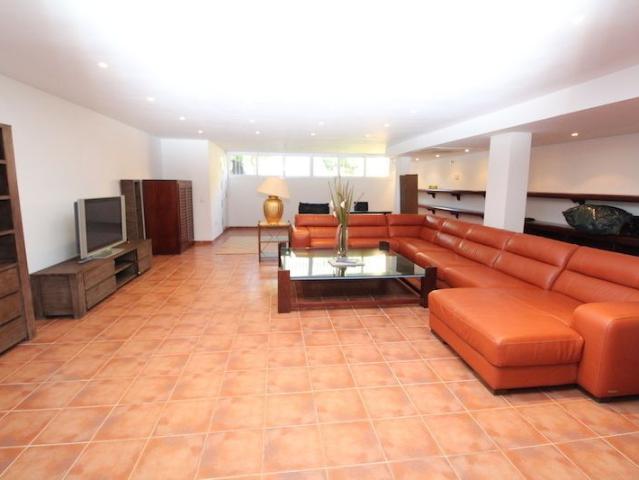 Semi Detached House in The Golden Mile