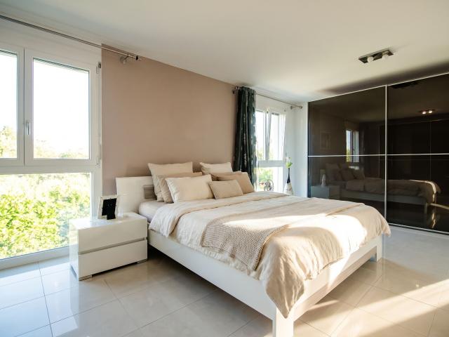 Semi detached house joined by garages with 6.5 rooms on sale in Quartier Les Îles 170 m² | dreamo. Ch
