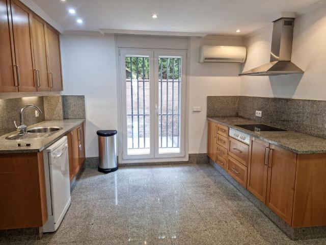 Semi Detached House · Santa Clara
