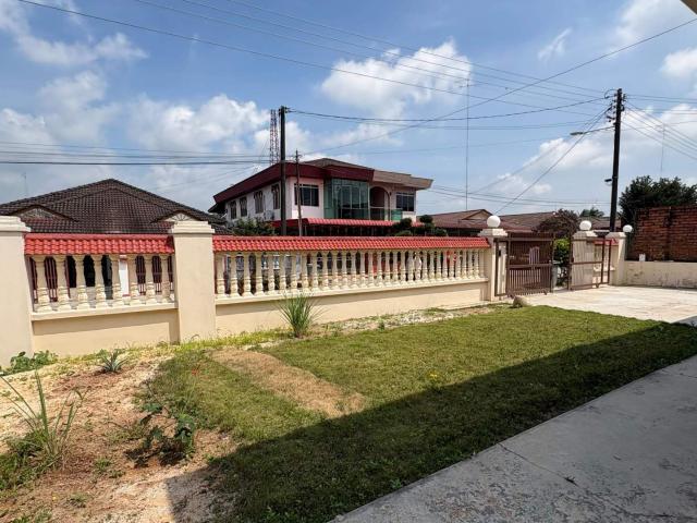 Semi detached Landed House for Household Renting in Bukit Pasir Johor