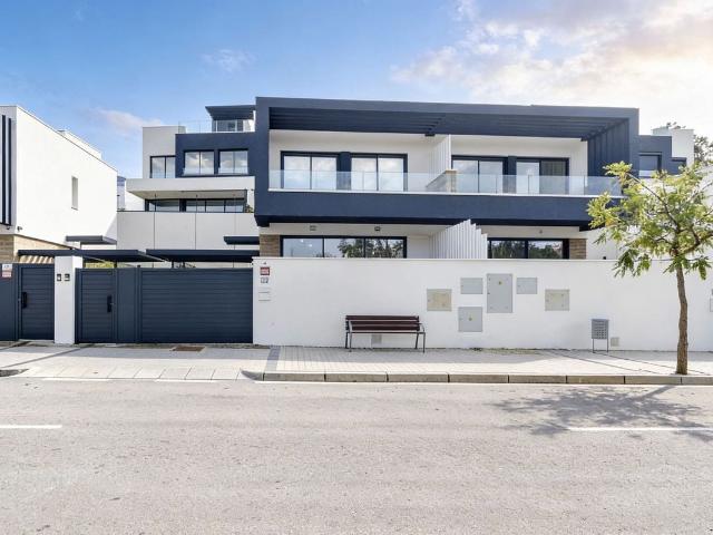 Semi detached Villa for rent in Atalaya Isdabe, Estepona, Málaga