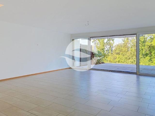 Semi detached villa with a garden and a stunning view