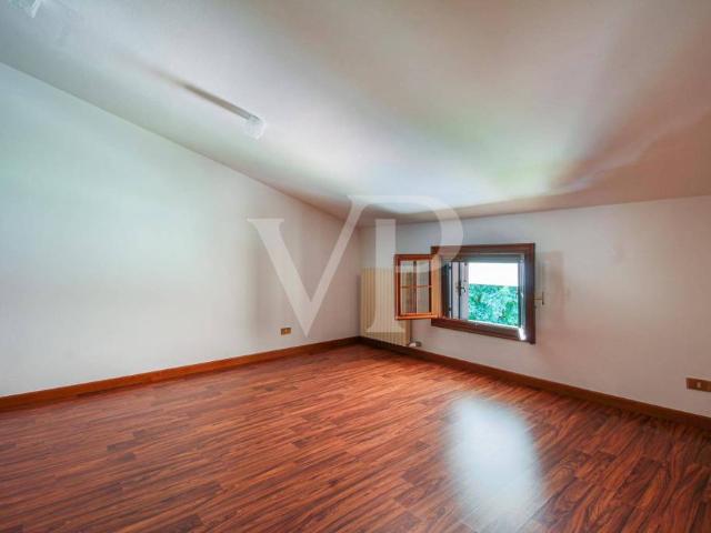 Semi detached villa with large spaces