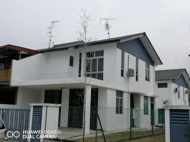 Semi detached 2 storey fully furnish