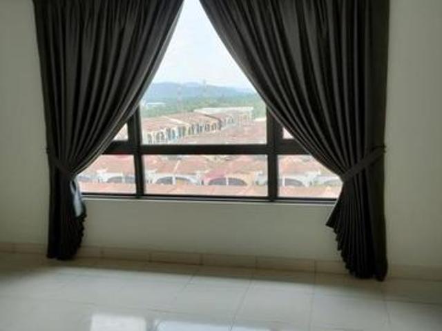 Semi furnished 2rooms Hillpark Residence Behind Billion Near Maverick