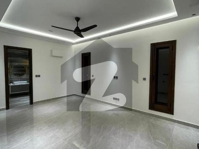 Semi furnished brand new architect design 500 yards banglow. Out class finishing dha phase 8
