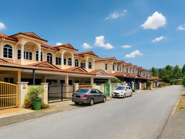 Semi Furnished DOUBLE STOREY TERRACE in TAMAN MERU 2B IPOH