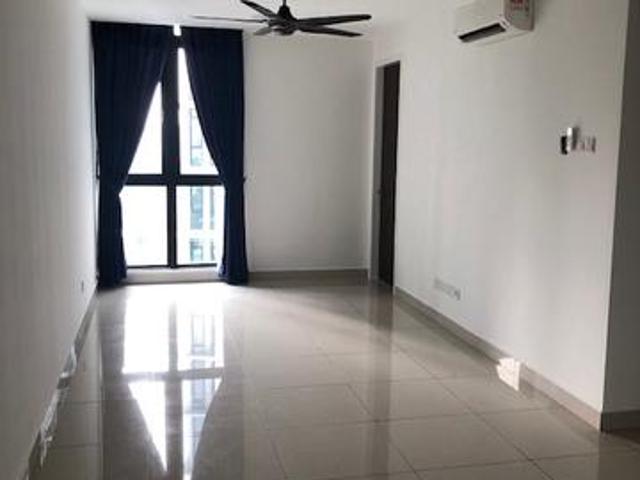 Semi furnished H2o Residence Ara Damansara for rent