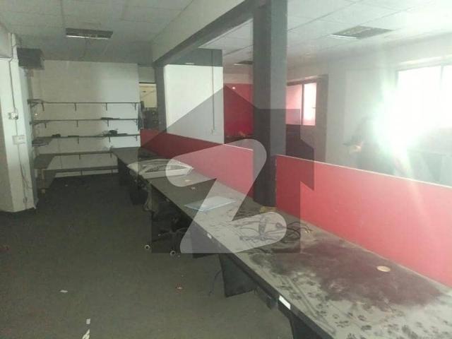 Semi Furnished Office Shahrah E Faisal Baloch Flyover 3rd Floor Without Lift And Parking Outside Old Building