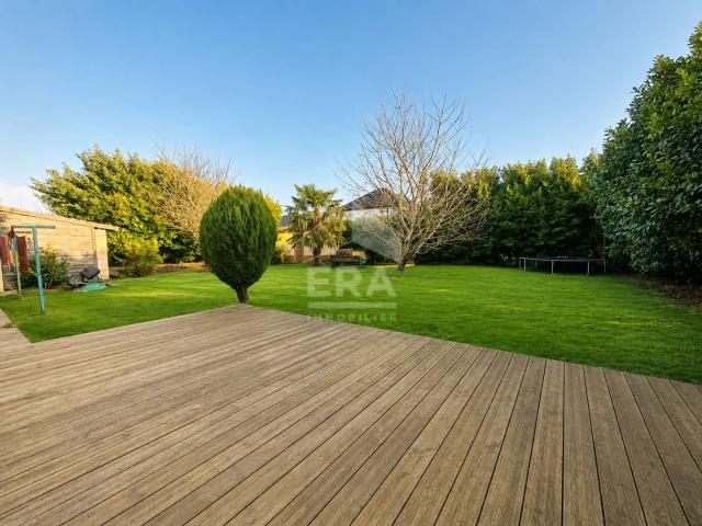Semi plain pied individuel, 5 chambres, Jardin, Garage