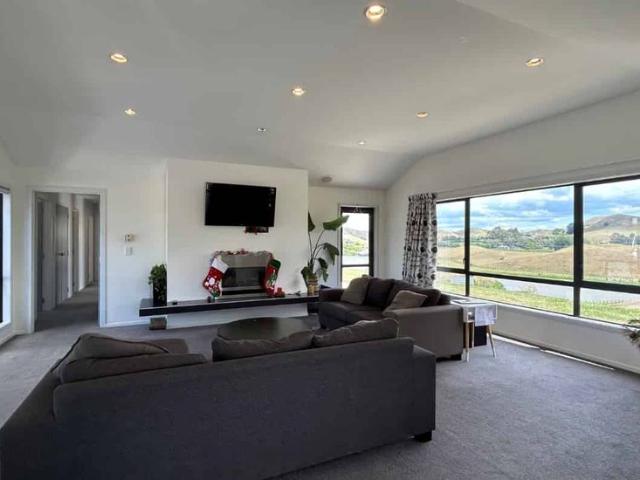 Semi rural 4 bedroom home in Poraiti