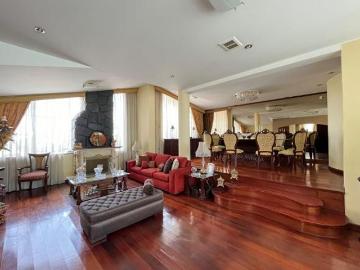 ¡Semiamoblada! VENDO HERMOSA CASA CERCA A LA PLAZA DE YANAHUARA