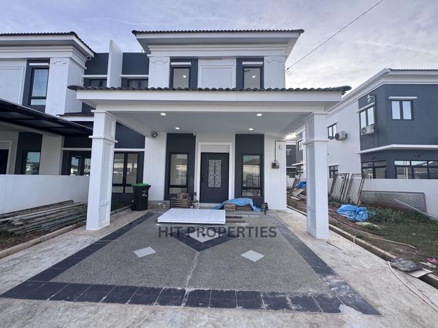 SemiD 2 TingkatVilla NaturaBandar Seri Astana English Style