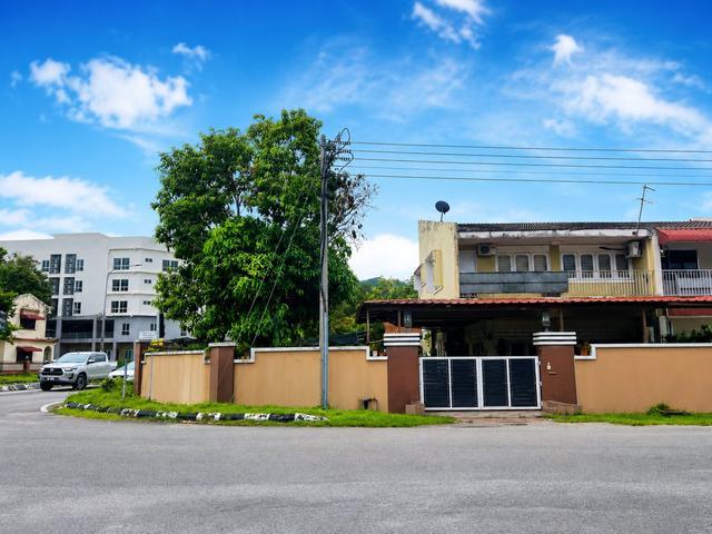 SEMID 2 Tingkat Conner Lot FREEHOLD Sedang mencari pemilik baharu