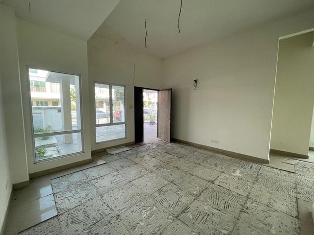 SemiD 3sty Regency Parc Saujana Bandar Country Homes Anggun Rawang