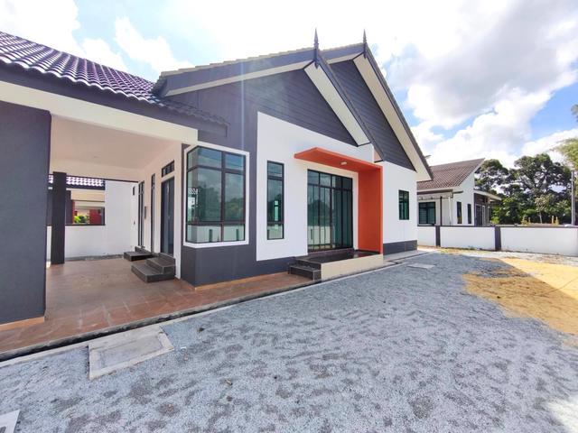 SEMID CORNER AREA HOT Durian Tinggi Padang Midin KT