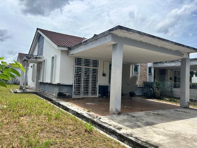SEMID DEPAN PADANGTAMAN MERBAU SEBELAH CMART CHANGLUN BOOKING 1k
