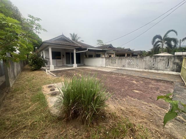 SemiD di Paka Tanah Luas Rumah terjaga rapi