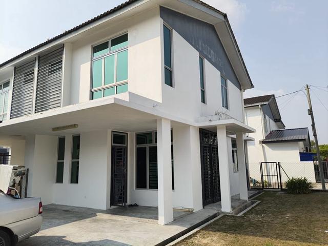 SemiD Double Storey Taman Mutiara Rini Skudai 3R3B 1500 sqft