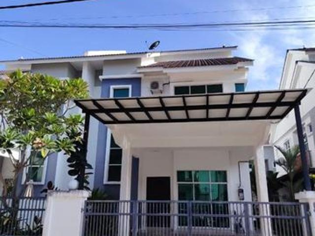 SemiD House International Lot