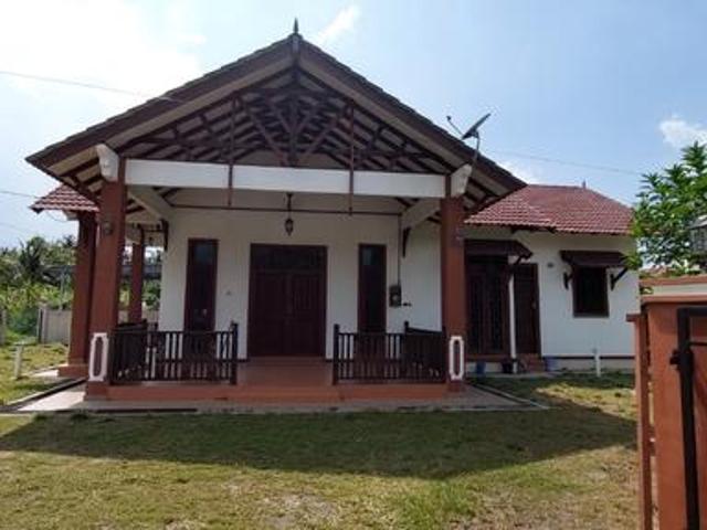SemiD Mengabang Kapal Batu Rakit ada perabot