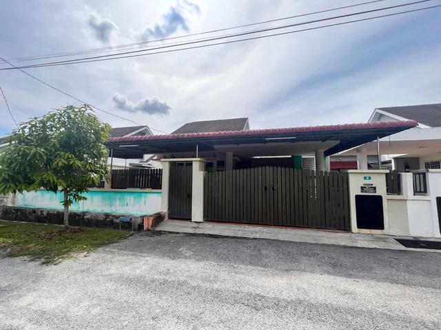 SemiD Setingkat ada Swimming Pool di PUNCAK ISKANDAR untuk dijual