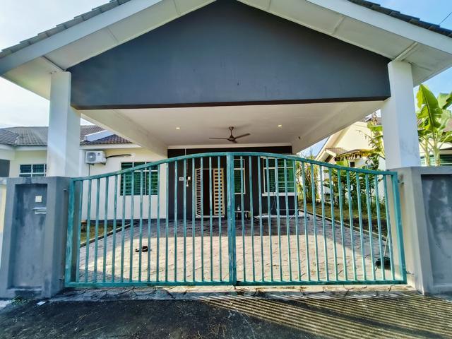 Semid setingkat kempadang jaya fully furnished near Pantai kempadang
