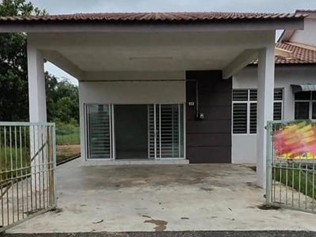 SemiD Setingkat Perumahan Makmur Mahkota Jaya Bt 12