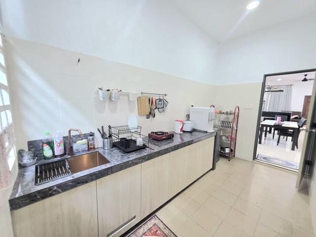 SemiD Setingkat Taman Beserah Ria Fully Furnish Lengka